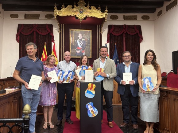 Así son el tradicional abanico y facsímil de las representaciones del Misteri d'Elx de 2026