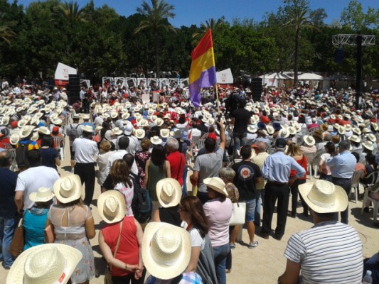El PSPV se inclina por una Fiesta de la Rosa vespertina con Sánchez en el Parque del Oeste