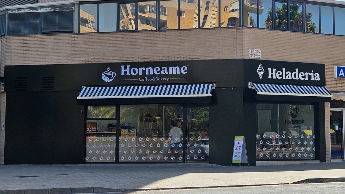 Panadería Hornéame, en la calle Trident, 36, esquina con av. Historiador Vicente Ramos