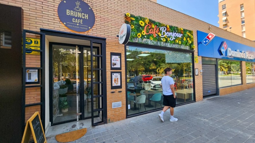 El 'brunch' sigue abriendo locales en Playa de San Juan, el barrio con mayor renta de Alicante