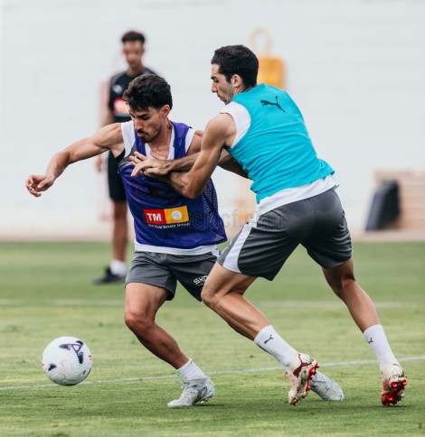 El lateral derecho espera la decisión de Almeida 