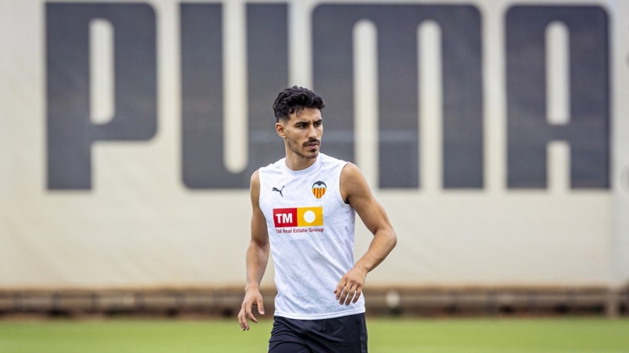 André Almeida se entrena al margen a la espera de decidir su futuro