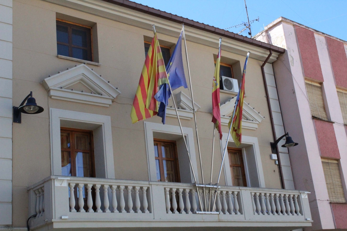 Les Coves de Vinromà abre la puerta a nuevas empresas en sus dos principales áreas industriales si completan su urbanización