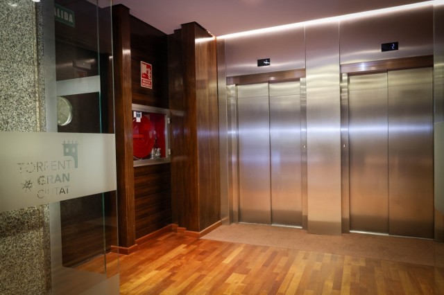 Torrent culmina la adecuación del Ayuntamiento con un edificio más accesible, seguro y eficiente