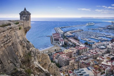 Alicante aprueba el Plan Estructural que prevé el tercer hospital, seis grandes parques y dos nodos de transportes