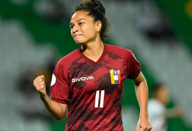 El Alhama ElPozo incorpora a la delantera internacional venezolana Oriona Altuve