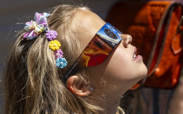 València prepara un operativo especial de limpieza en playas y el punto de observación para el eclipse solar