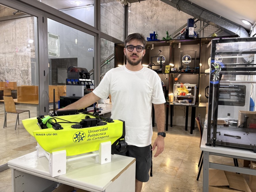 UPCT Makers culmina con éxito un catamarán para monitorizar el Mar Menor y ya prepara un dron submarino autónomo