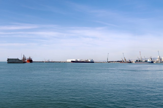 PortCastelló cierra el segundo mejor mes de julio en graneles líquidos: dispara el petróleo en medio de la guerra de Oriente Medio