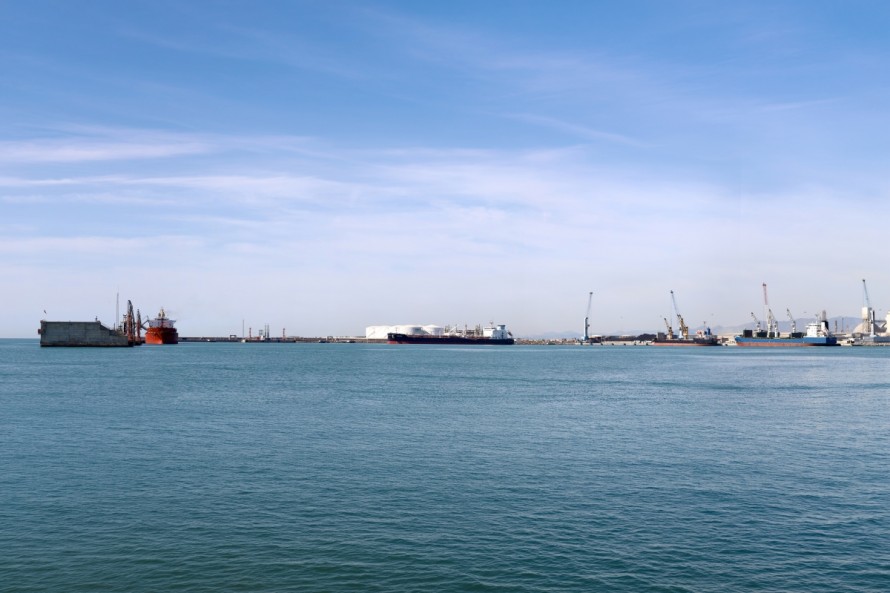 PortCastelló cierra el segundo mejor mes de julio en graneles líquidos: dispara el petróleo en medio de la guerra de Oriente Medio