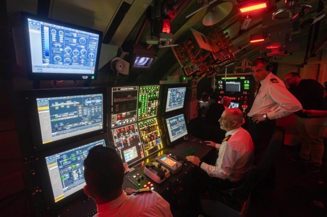 Como un simulador de vuelo, pero bajo el agua: así se entrenan las tripulaciones de los submarinos S-80