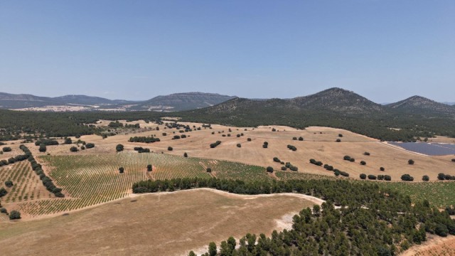 El rechazo al macrovertedero de Zarra cruza fronteras: une a municipios valencianos y de Albacete
