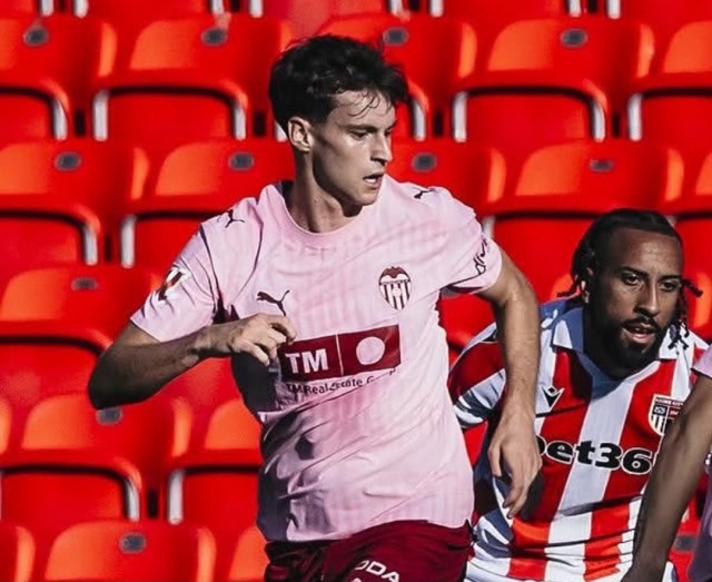 Más problemas en el lateral derecho: Monferrer sufre una lesión muscular