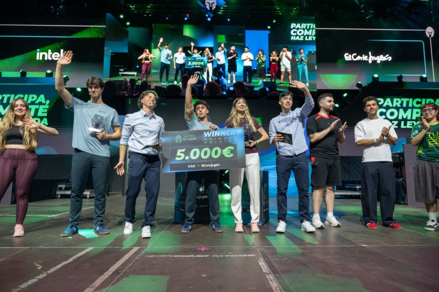 Un alicantino que oposita para bombero se convierte en el mejor jugador de videojuegos de España