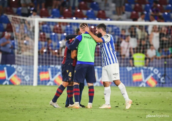 El Alavés esperará a que Villalibre se desvincule del Athletic para abordar su fichaje 