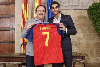 Ferran Torres: “Ser imagen de la Comunitat es un orgullo y una responsabilidad”