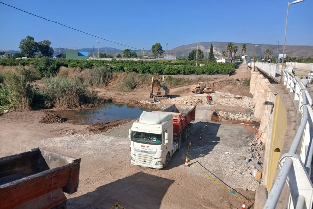 La Diputación reduce en más de dos meses el tiempo previsto de corte de la CV-560 por las obras del puente de Càrcer