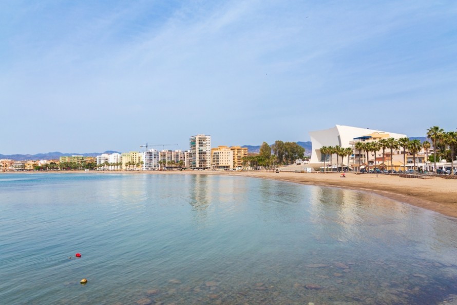 Esto cuesta alquilar una semana en primera línea de playa: el Paseo de las Delicias de Águilas es el más exclusivo con 1.400 euros