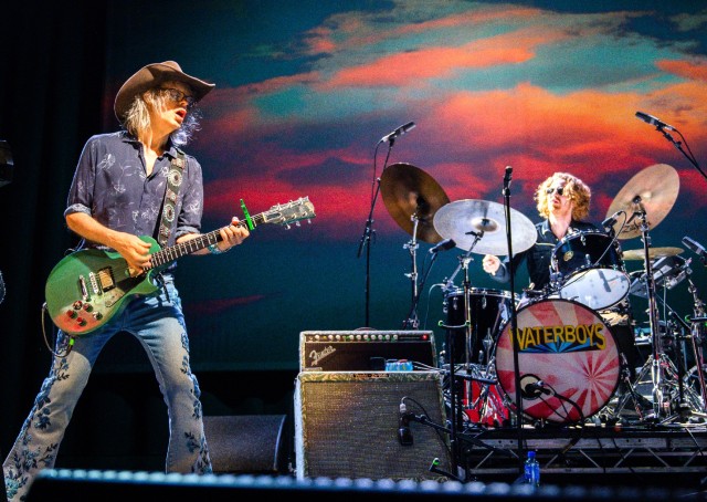 The Waterboys harán un segundo concierto en València tras agotar las entradas en el Roig Arena