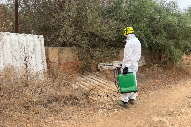 Retiran vertidos incontrolados de fibrocemento en La Aljorra, La Palma, Los Belones, Torreciega, El Palmero, Los Chorrillos y La Aparecida