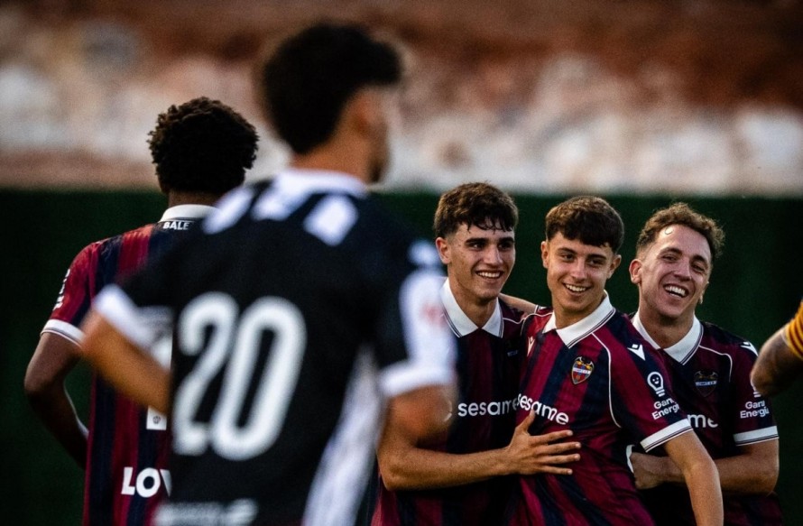 El Levante UD pone el broche a la pretemporada con un triunfo ante el Castellón