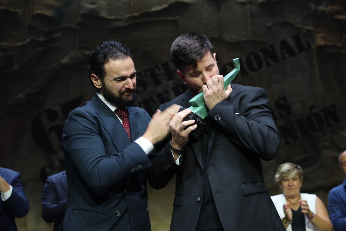 Pablo Barrionuevo y el alcalde de La Unión, Joaquín Zapata. - Foto: JAYAM Pablo Barrionuevo y el alcalde de La Unión, Joaquín Zapata.