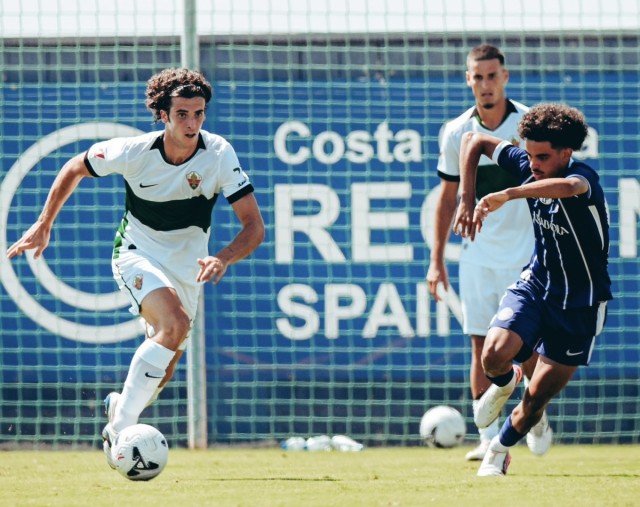 El Elche CF firma una pretemporada de menos a más pese a la ausencia de refuerzos