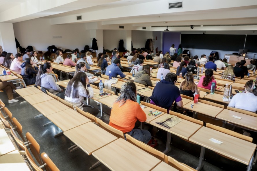 El BOE publica la oferta de plazas de Formación Sanitaria Especializada para 2027, con 12.850 y un 4% más que el año pasado