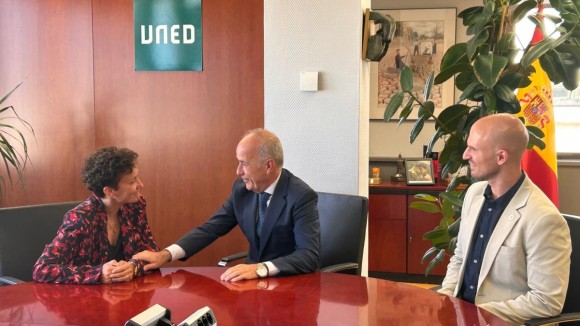 Psicología, Educación Infantil o Inteligencia Artificial: Onda planifica con la Uned su aterrizaje en la localidad 