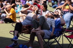 Facua alerta de la retirada de 6 modelos de gafas para el eclipse por riesgo de lesiones oculares
