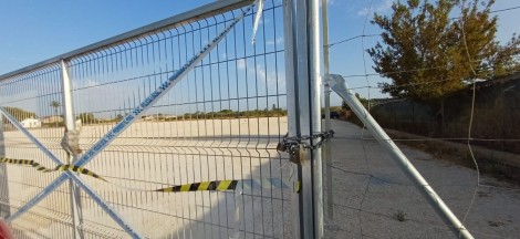 Elche finaliza el vaciado de vehículos de la primera campa clausurada en Torrellano en el mes de junio