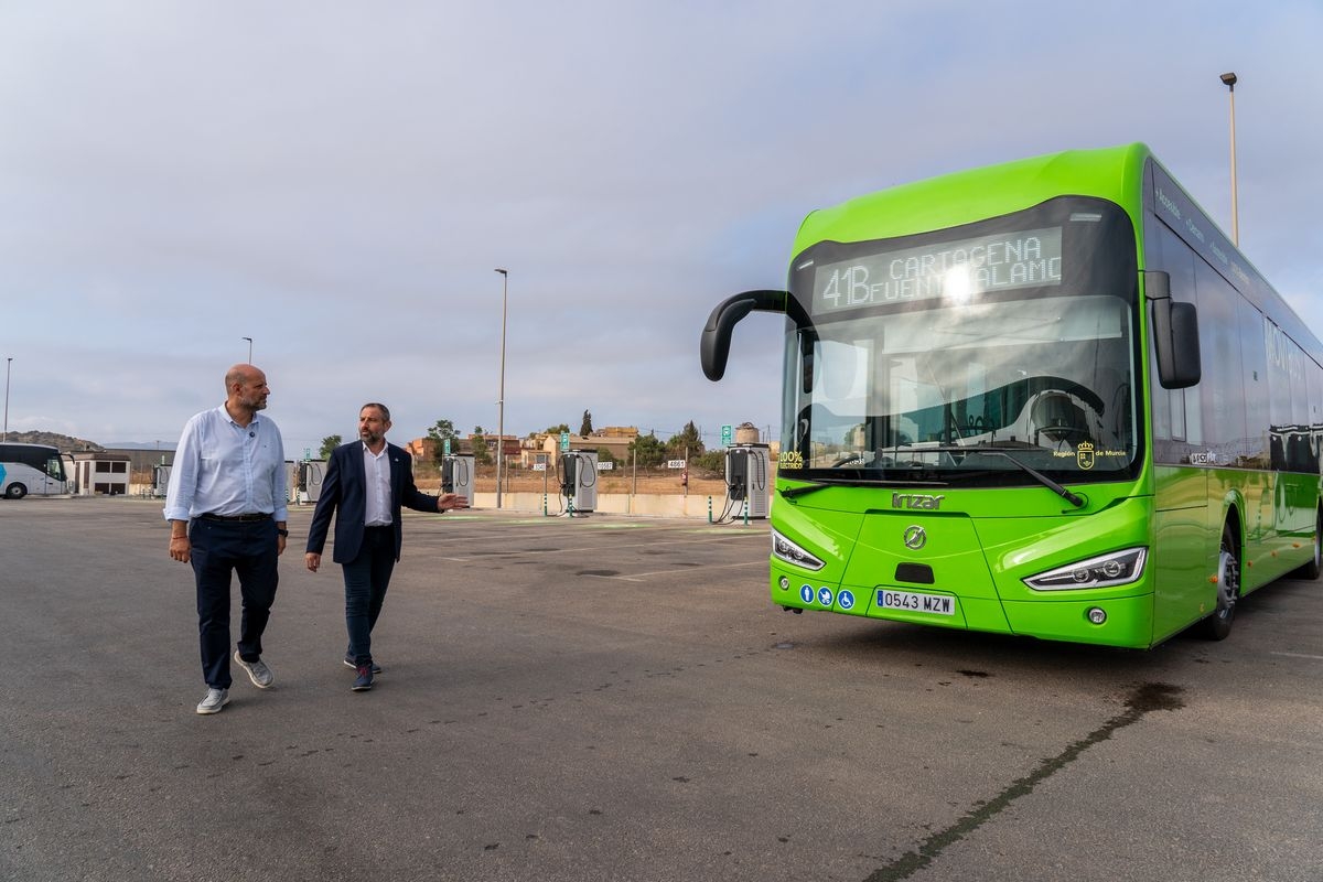 Visita a los nuevos puntos de recarga de autobuses eléctricos en La Asomada - Visita a los nuevos puntos de recarga de autobuses eléctricos en La Asomada