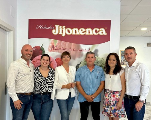 La alcaldesa de Moncada visita la empresa Jijoval en el proceso de implantación de la EGM