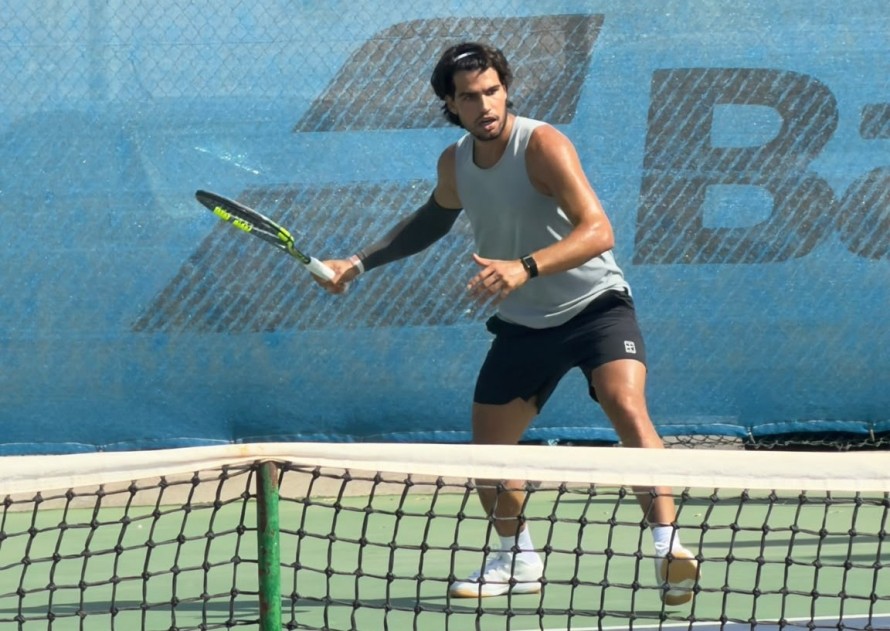 Alcaraz sigue entrenando a buen ritmo en El Palmar con el alicantino Carles Hernández como sparring