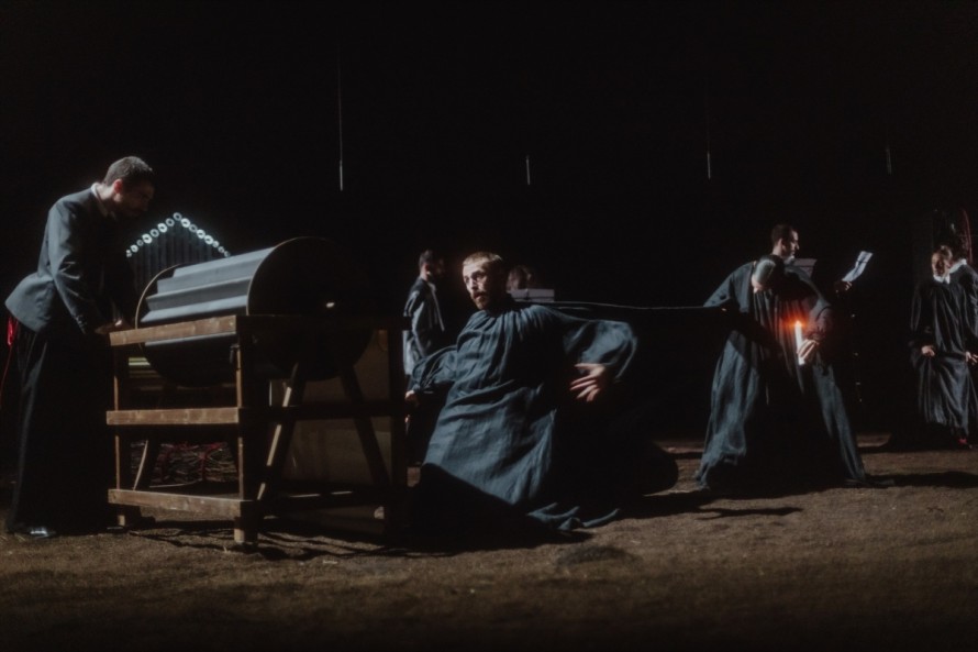 Los viernes de danza en Les Arts se quedan: de Marcos Morau al 'Lago de los Cisnes'