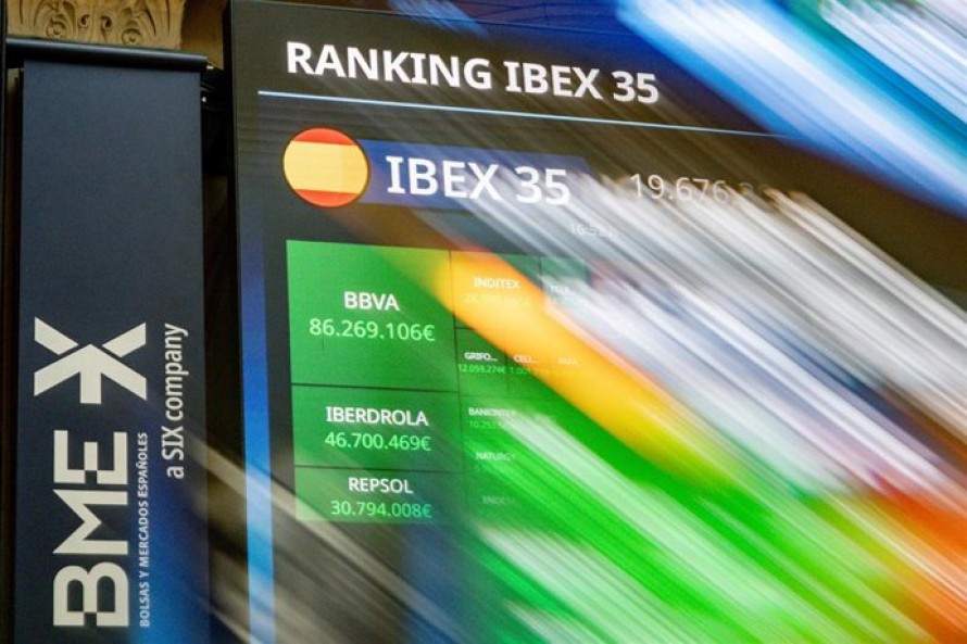 El Ibex 35 abre al alza, toca los 20.200 puntos y luego se desinfla, con el petróleo subiendo un 1,5%