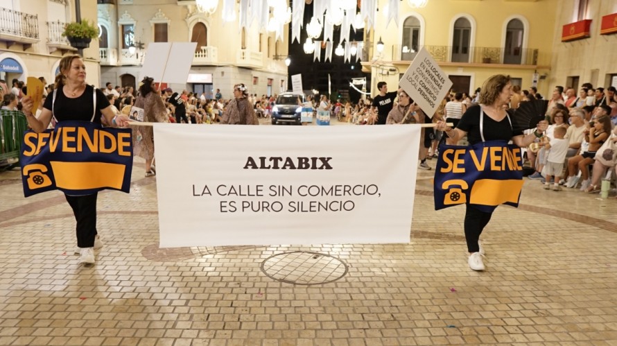 Del TRAM a los locales para viviendas: la Charanga de Elche reúne a más 3.000 personas y el primer premio va a Altabix