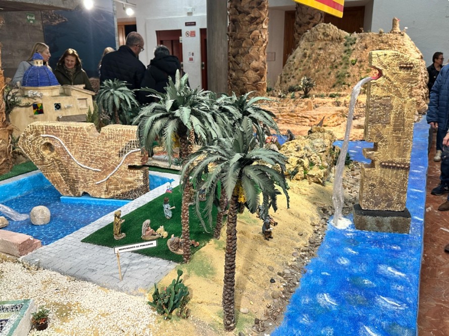 El Campello reserva 670.000 euros para alumbrar sus fiestas y su Navidad los próximos cuatro años