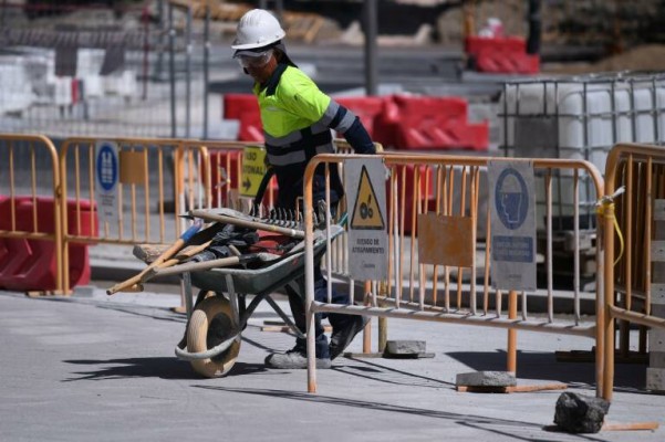 España es el segundo país de la OCDE donde más trabajadores sufren calor y va a empeorar

