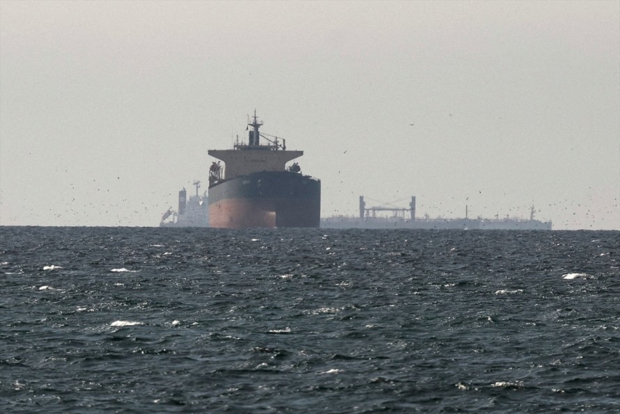 La AIE empeora sus previsiones de oferta y demanda de petróleo ante la falta de acuerdo sobre Ormuz