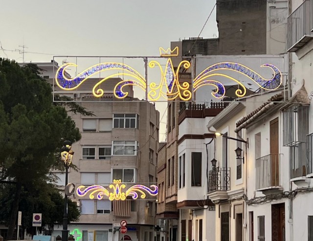 El Ayuntamiento de Llíria renueva la iluminación festiva de la ciudad