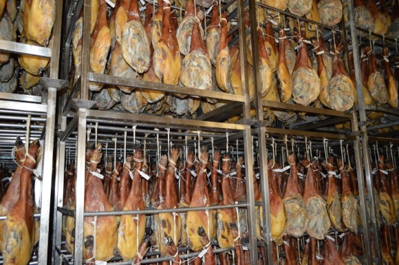 El Pozo absorbe Escamusa y toma el control de sus secaderos de jamón serrano