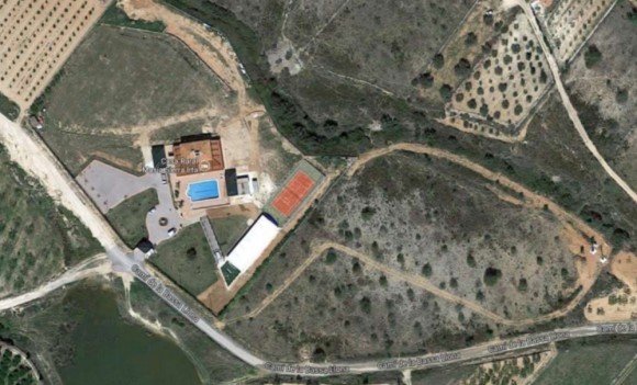 Dos casas rurales, un restaurante y una zona de eventos: proyectan en Alcalà un complejo turístico de 9.500 m²