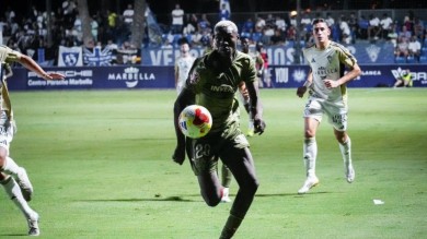 El joven delantero Seyram, de 19 años, recala en el Águilas cedido por el Real Murcia