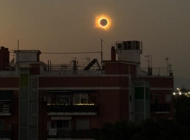 El eclipse total de Sol sume a más de la mitad de España en una profunda e histórica oscuridad