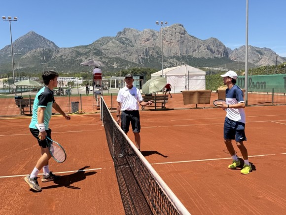 El torneo David Ferrer reúne en La Nucía a 140 tenistas sub 14 de 24 países