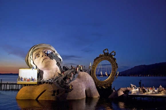 Cines Sucre de Vila-real acogerá 'Andrea Chénier': la colosal ópera sobre el mar del Festival de Bregenz