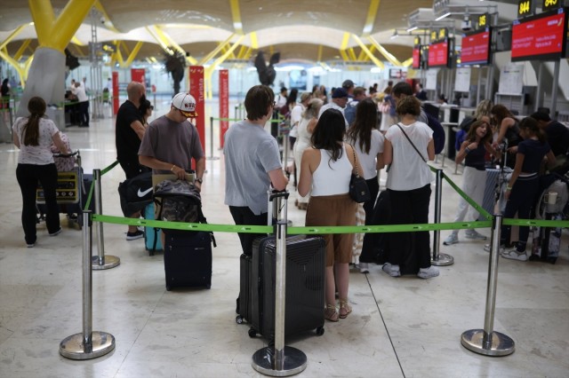Los vuelos internacionales desde España bajan su precio un 10% y los nacionales se encarecen un 5% en julio