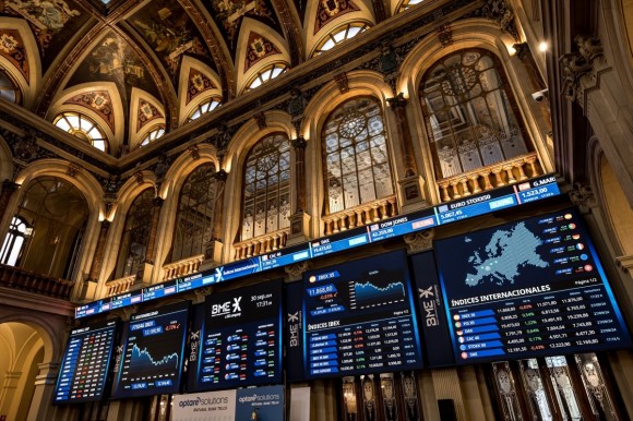 El Ibex 35 acelera en la media sesión y sube un 0,63%, hasta los 20.332 puntos