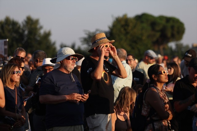 Una veintena de atendidos durante el eclipse en la Comunitat y 12 trasladados a hospitales